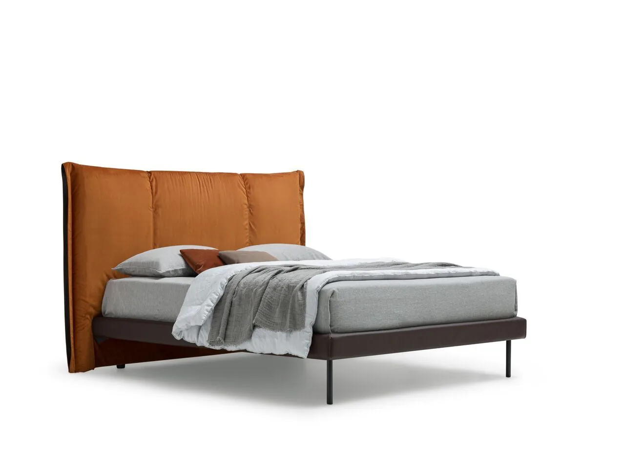 Кровать Grafite с изголовьем из подушек на ножках на заказ, фото 2