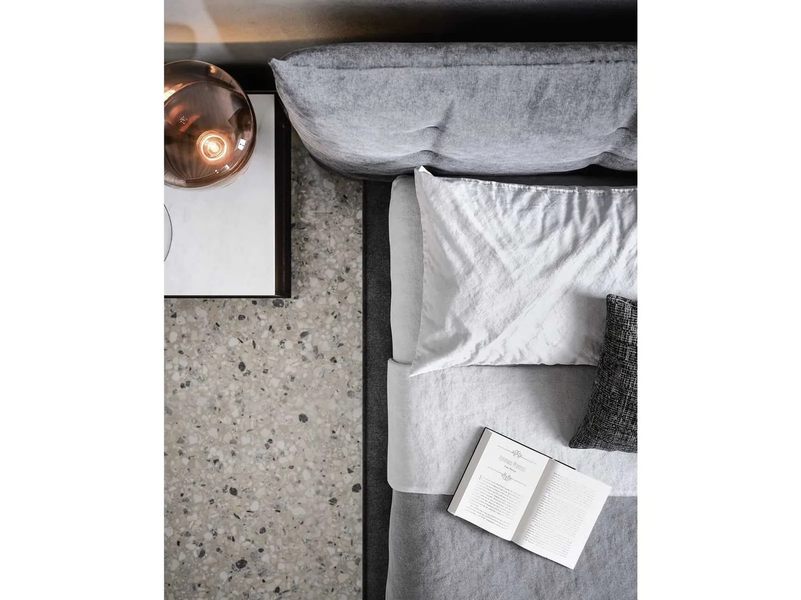 Кровать Nepi с прямым изголовьем на ножках на заказ, фото 3